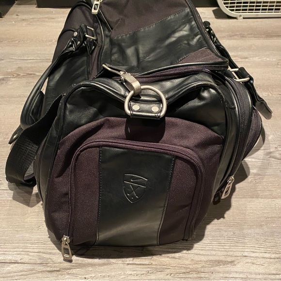 Vintage Nike Golf Large Leather Duffle Weekender Bag Black 24 x 15 x 11 - Picture 5 of 8